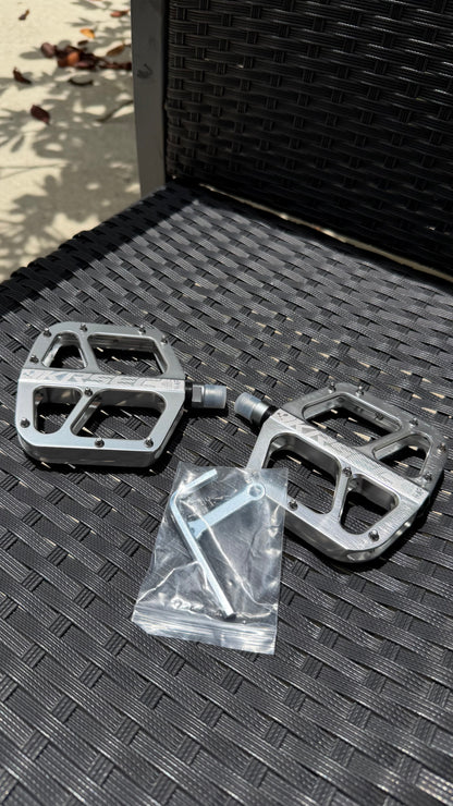 Ampmoto Wide Chrome Pedals (Universal Fit)