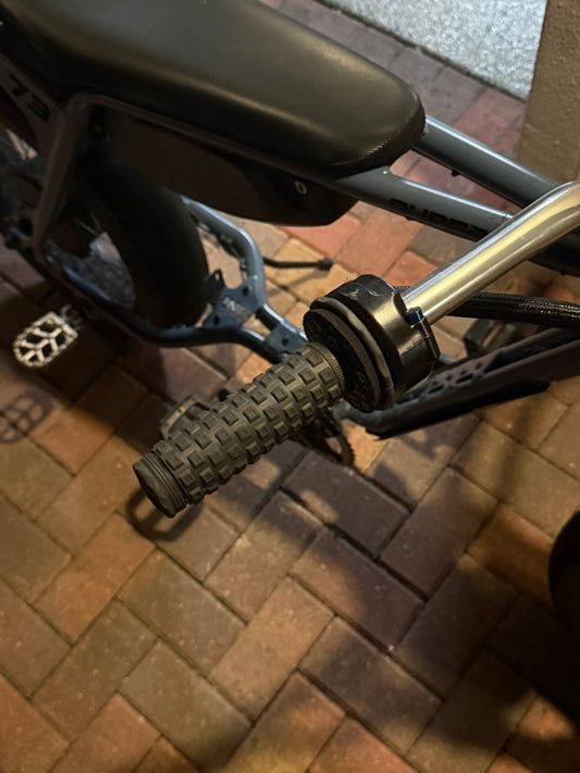 Full black pro taper pillow grips