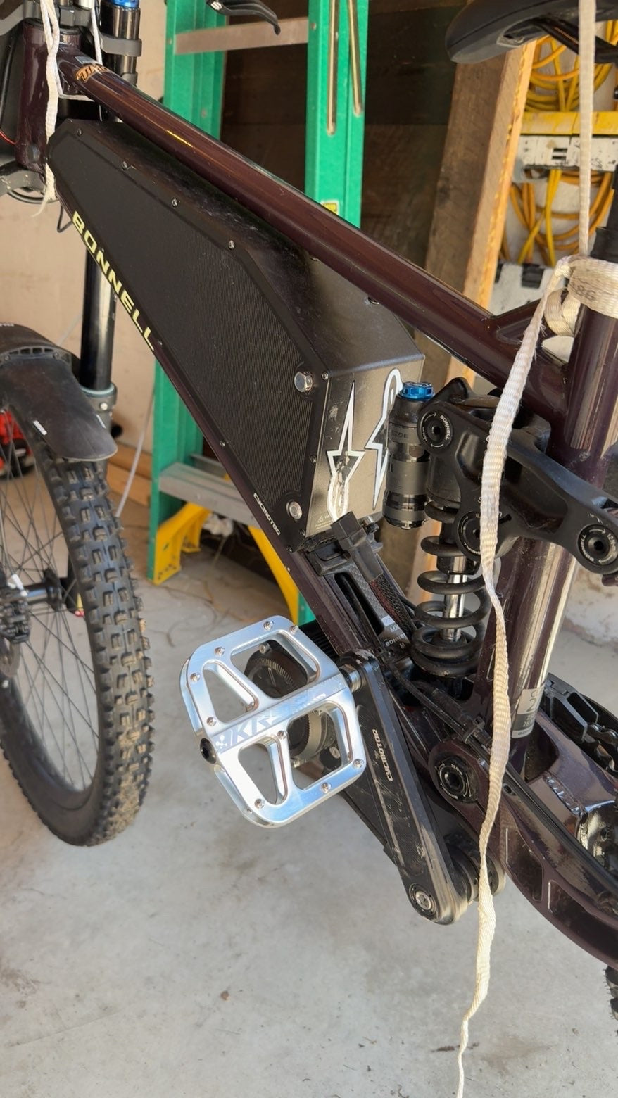 Ampmoto Wide Chrome Pedals (Universal Fit)