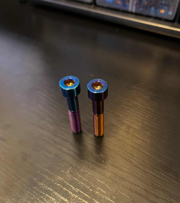 Ultra Bee/LBX Throttle Bolts (Set of 2)